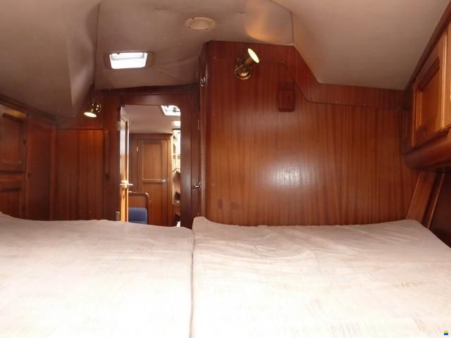 Bavaria 350 Lagoon
