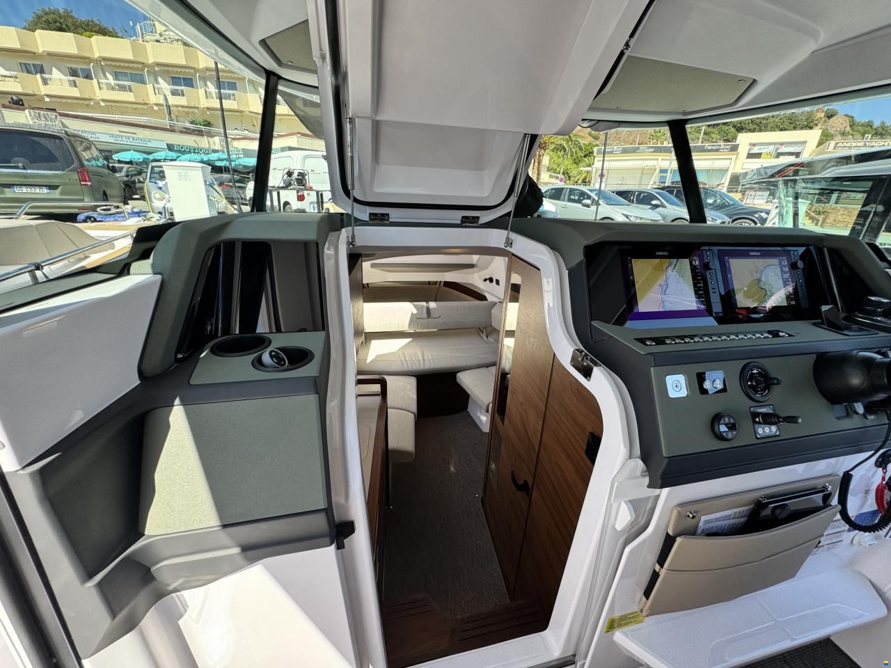 Axopar 38 Cross Cabin