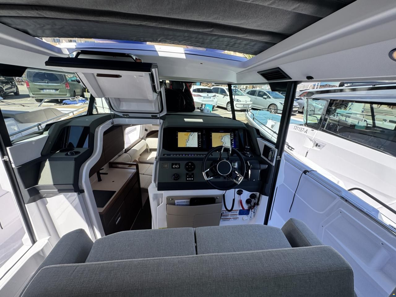Axopar 38 Cross Cabin
