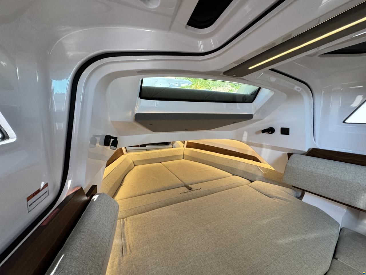 Axopar 38 Cross Cabin