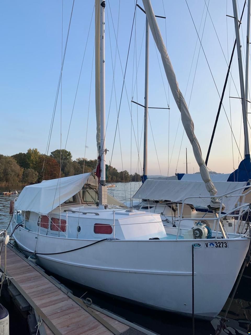 Motorsailer