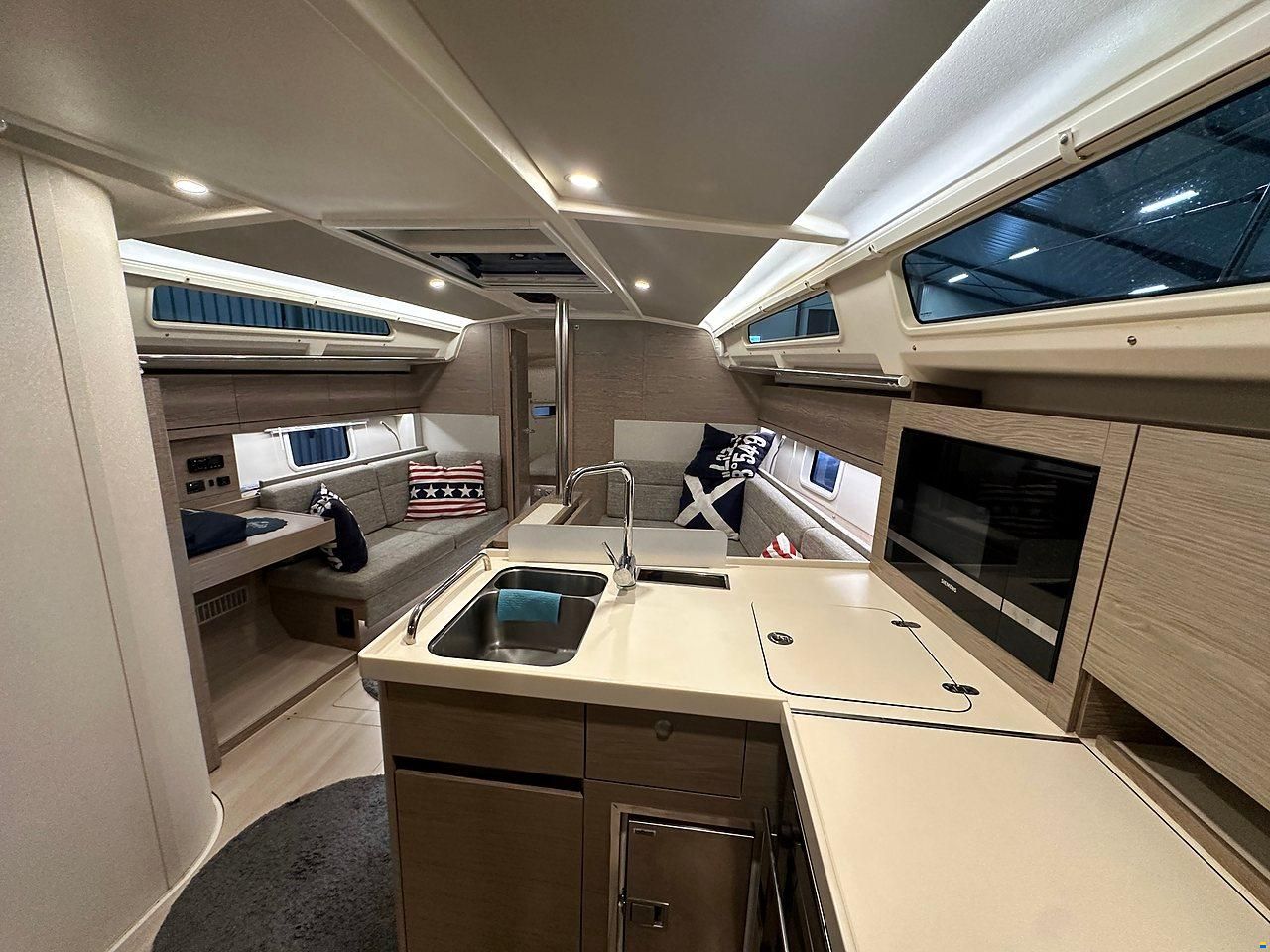 Hanse 388