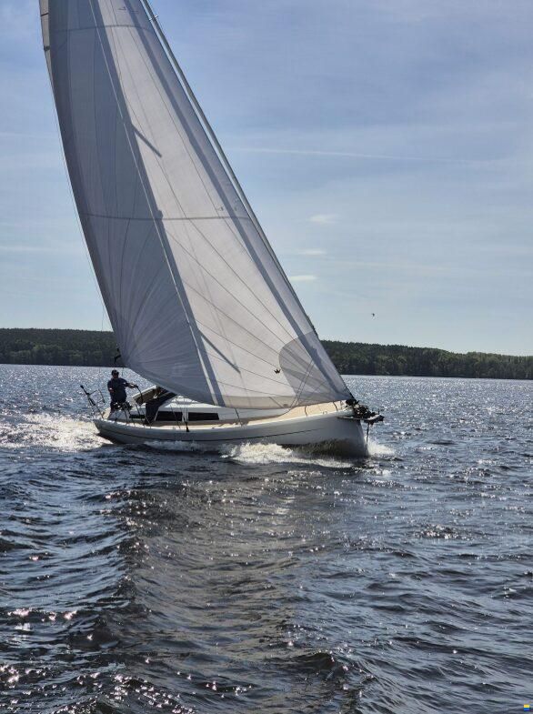Hanse 348