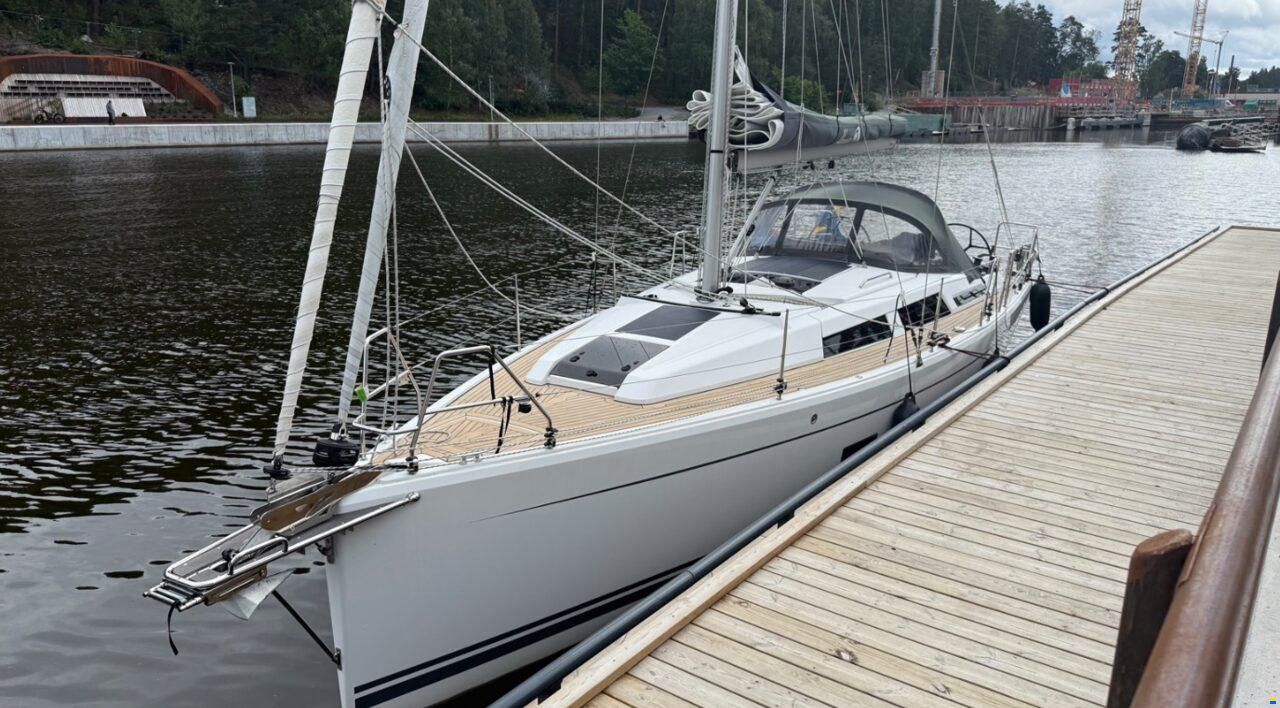 Hanse 348