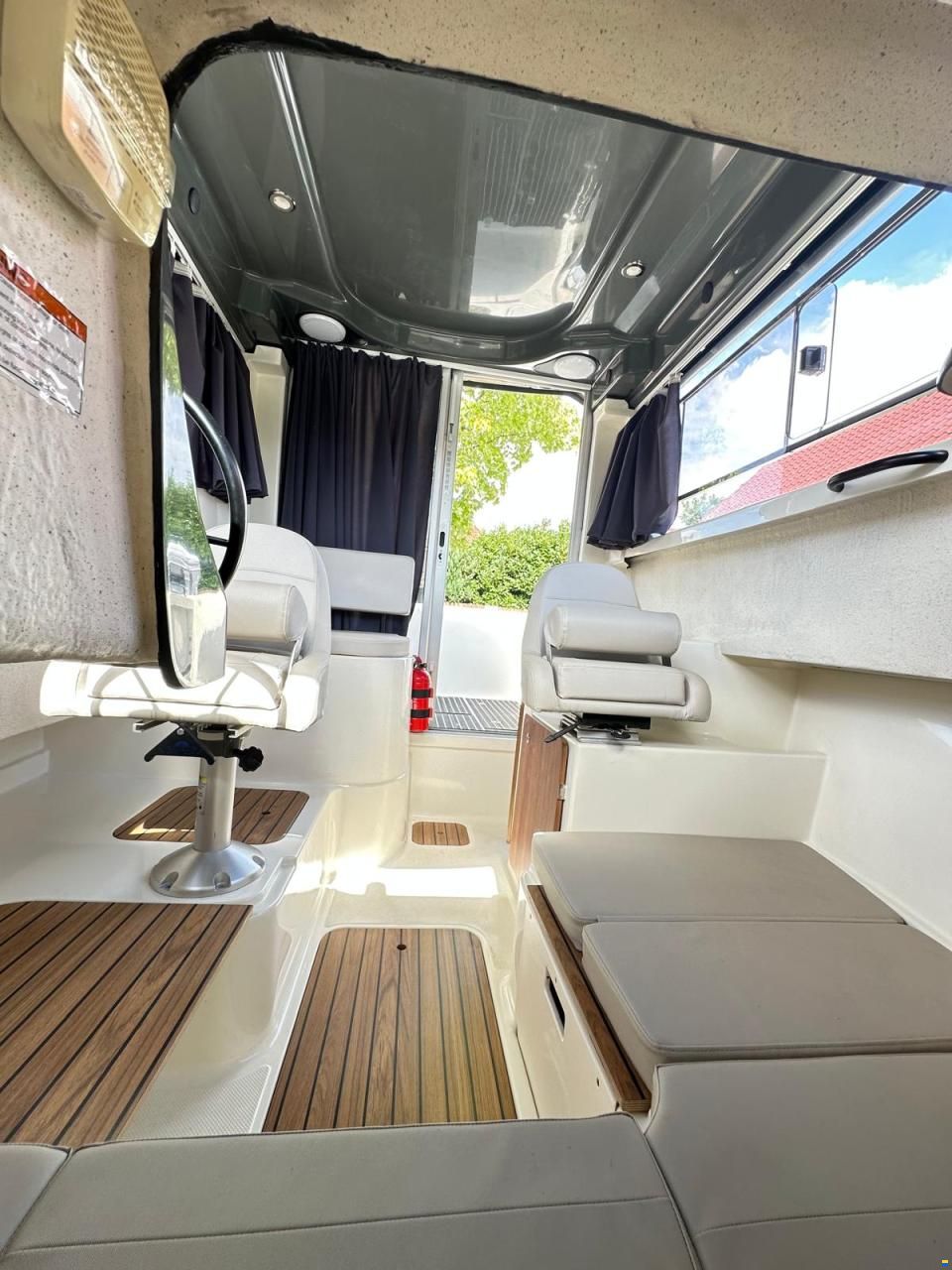 Quicksilver 675 Pilothouse Explorer