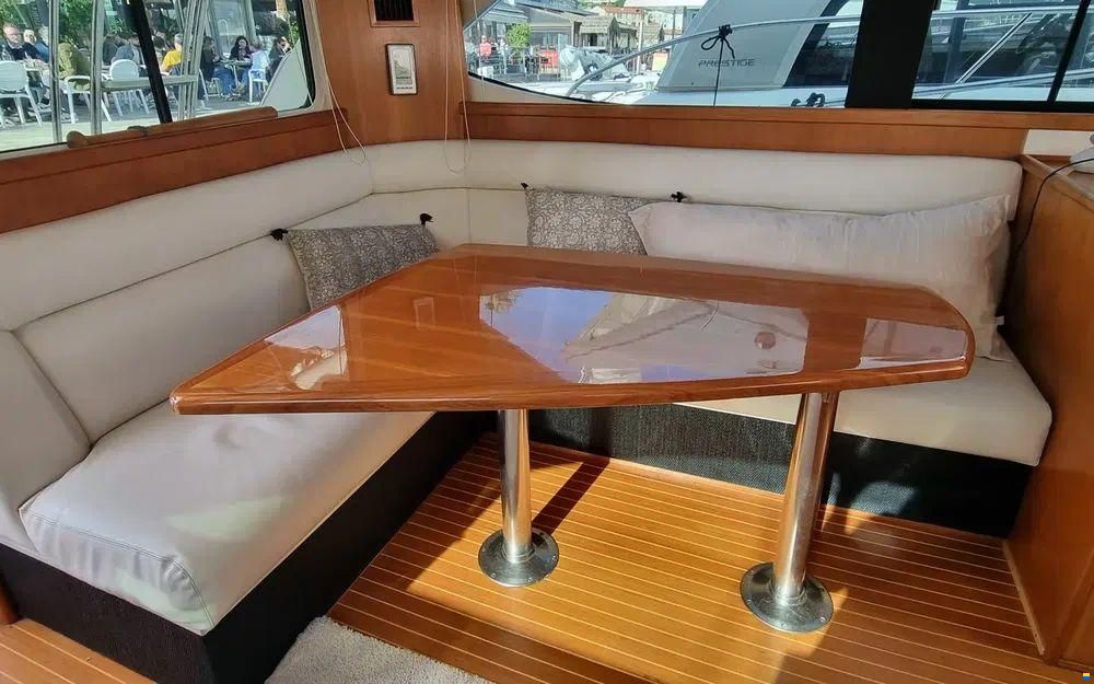 Riviera 40