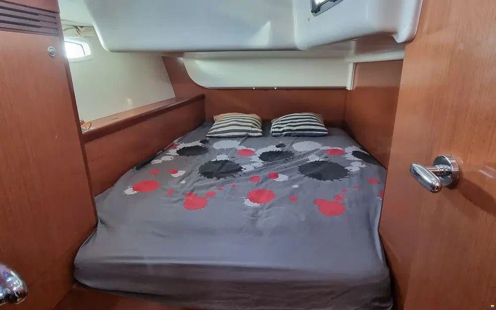 Beneteau Oceanis 43
