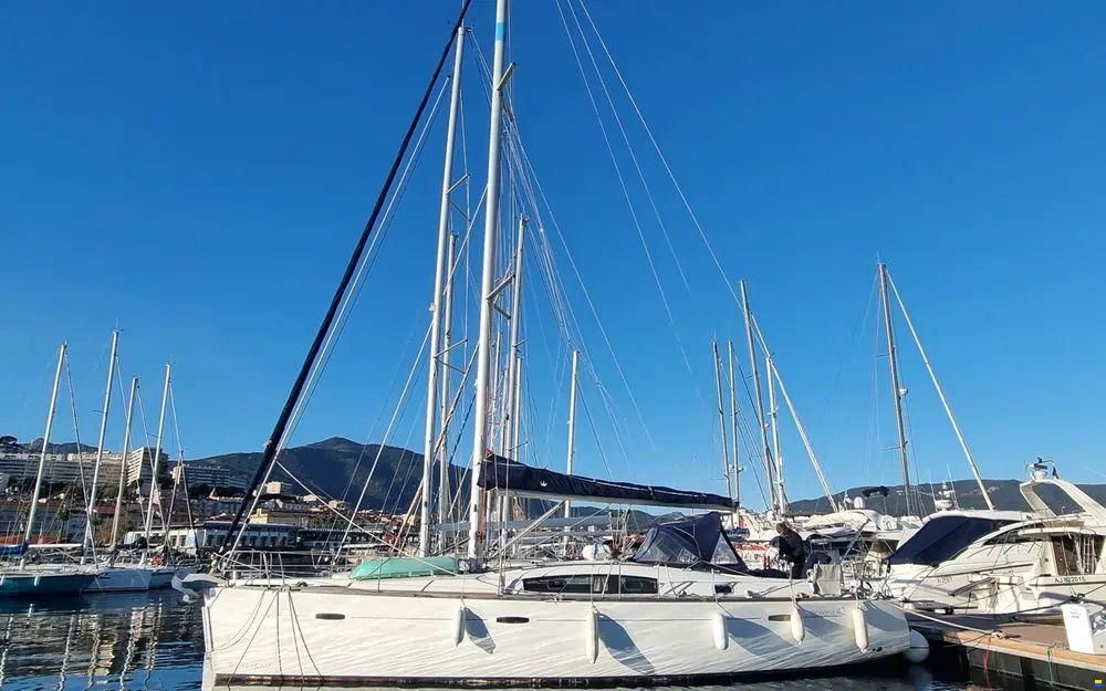Beneteau Oceanis 43