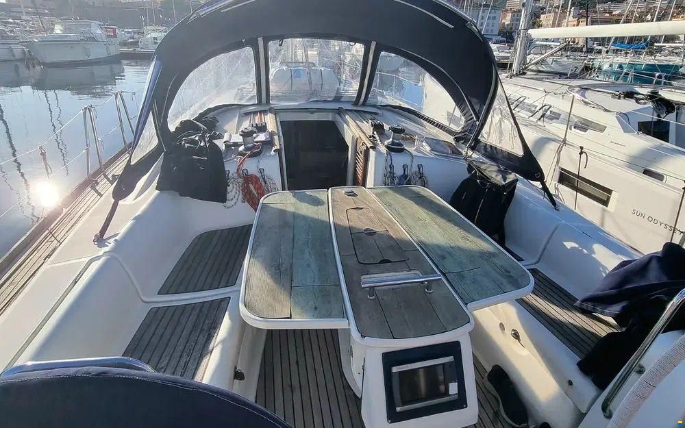 Beneteau Oceanis 43