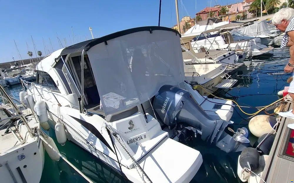 Beneteau Antares 8