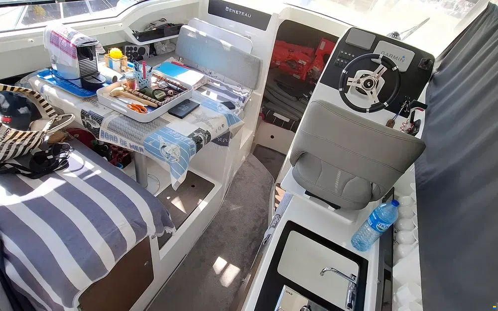 Beneteau Antares 8