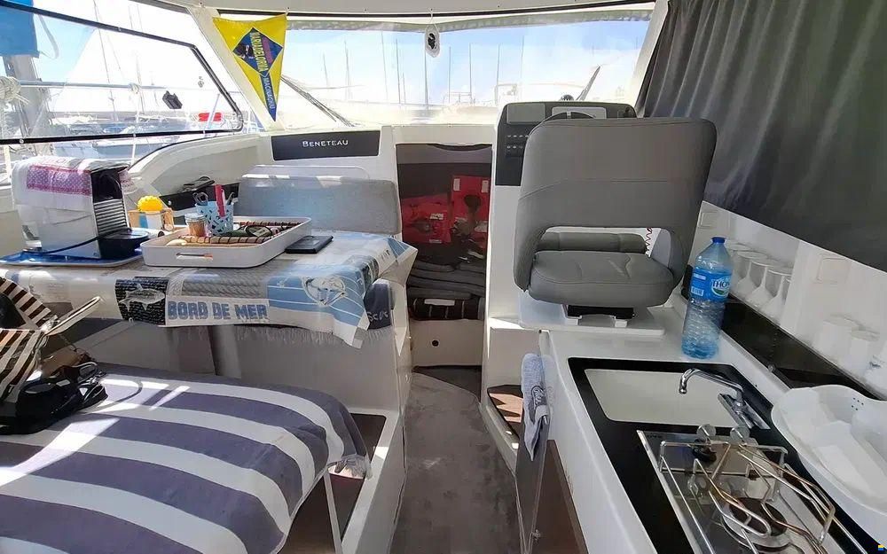 Beneteau Antares 8
