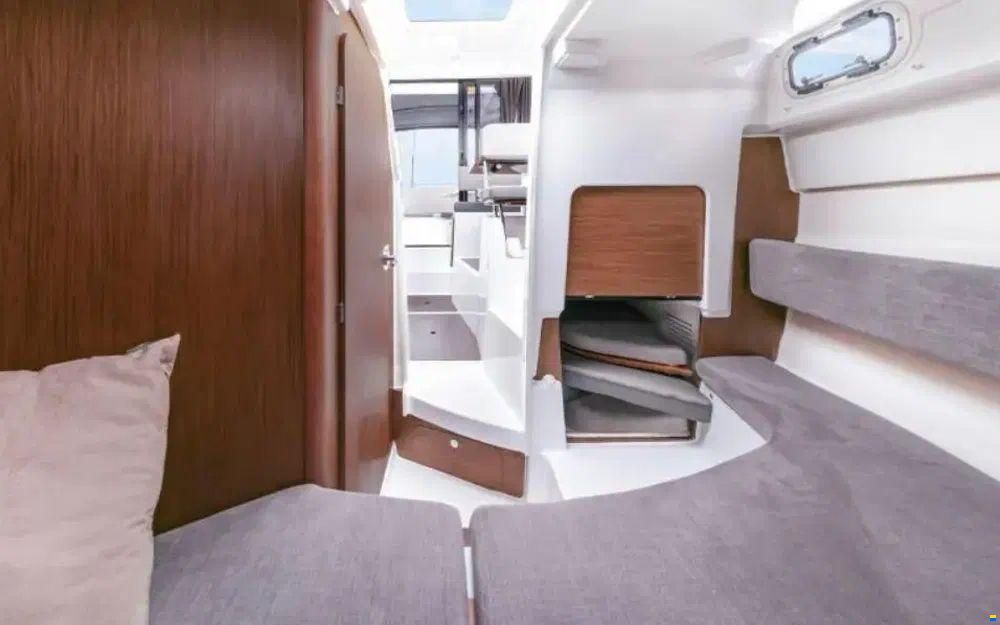 Beneteau Antares 8