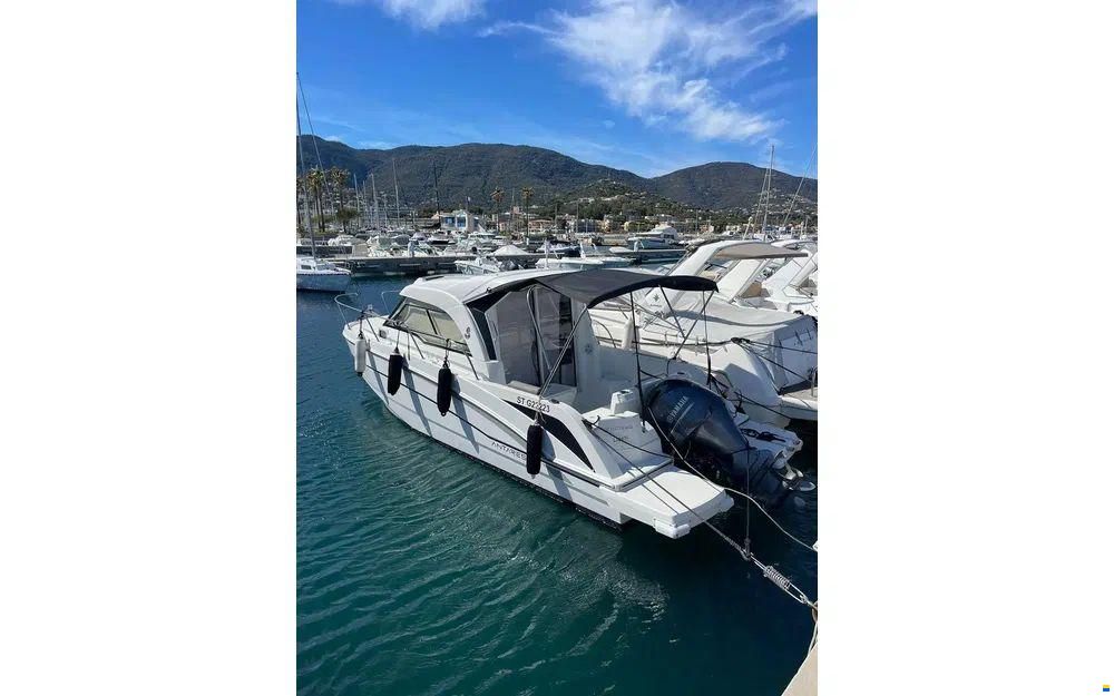 Beneteau Antares 8