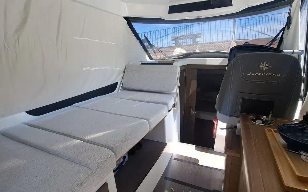 Jeanneau Merry Fisher 895