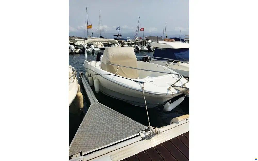 Jeanneau Cap Camarat 7.5 CC