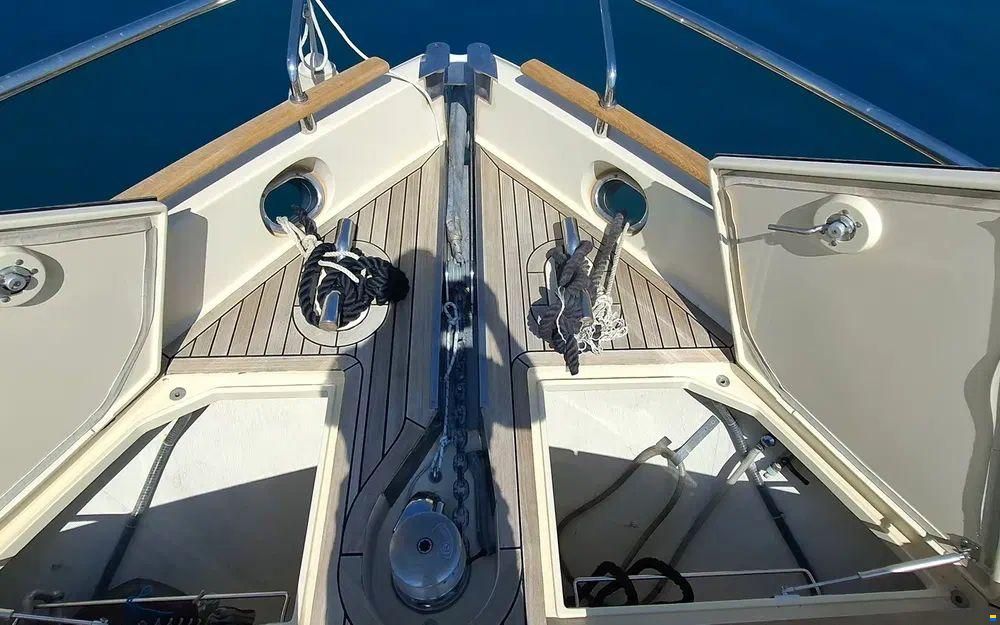 Ferretti Altura 690