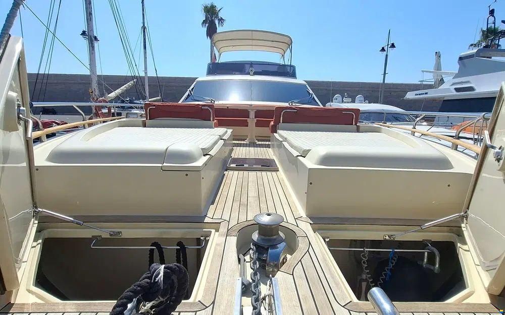 Ferretti Altura 690