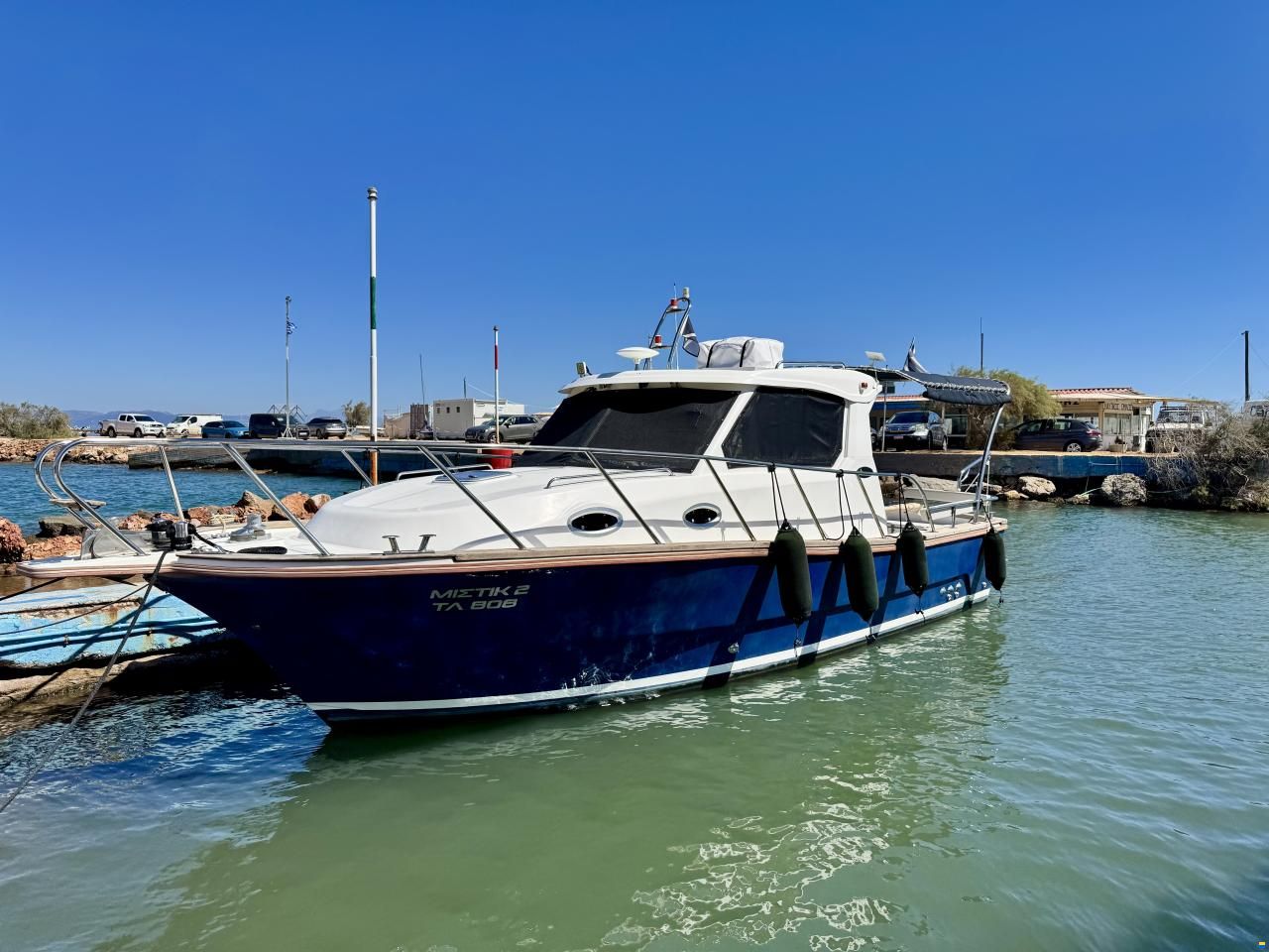 Saronic 880V Cruiser