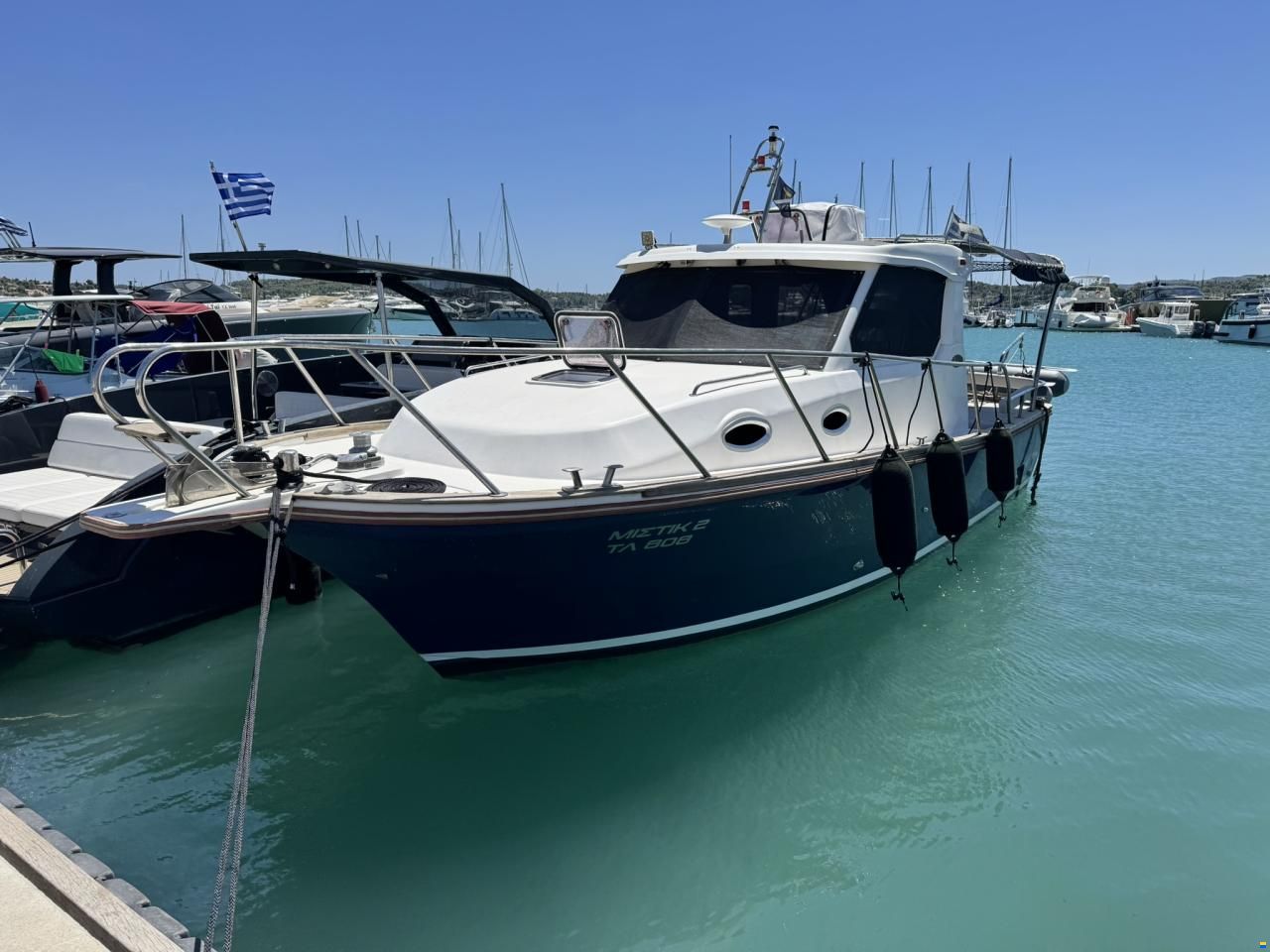 Saronic 880V Cruiser