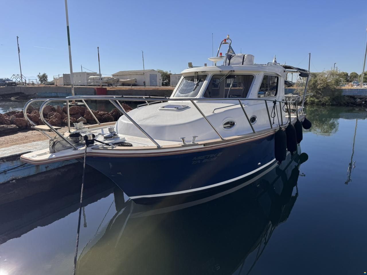 Saronic 880V Cruiser