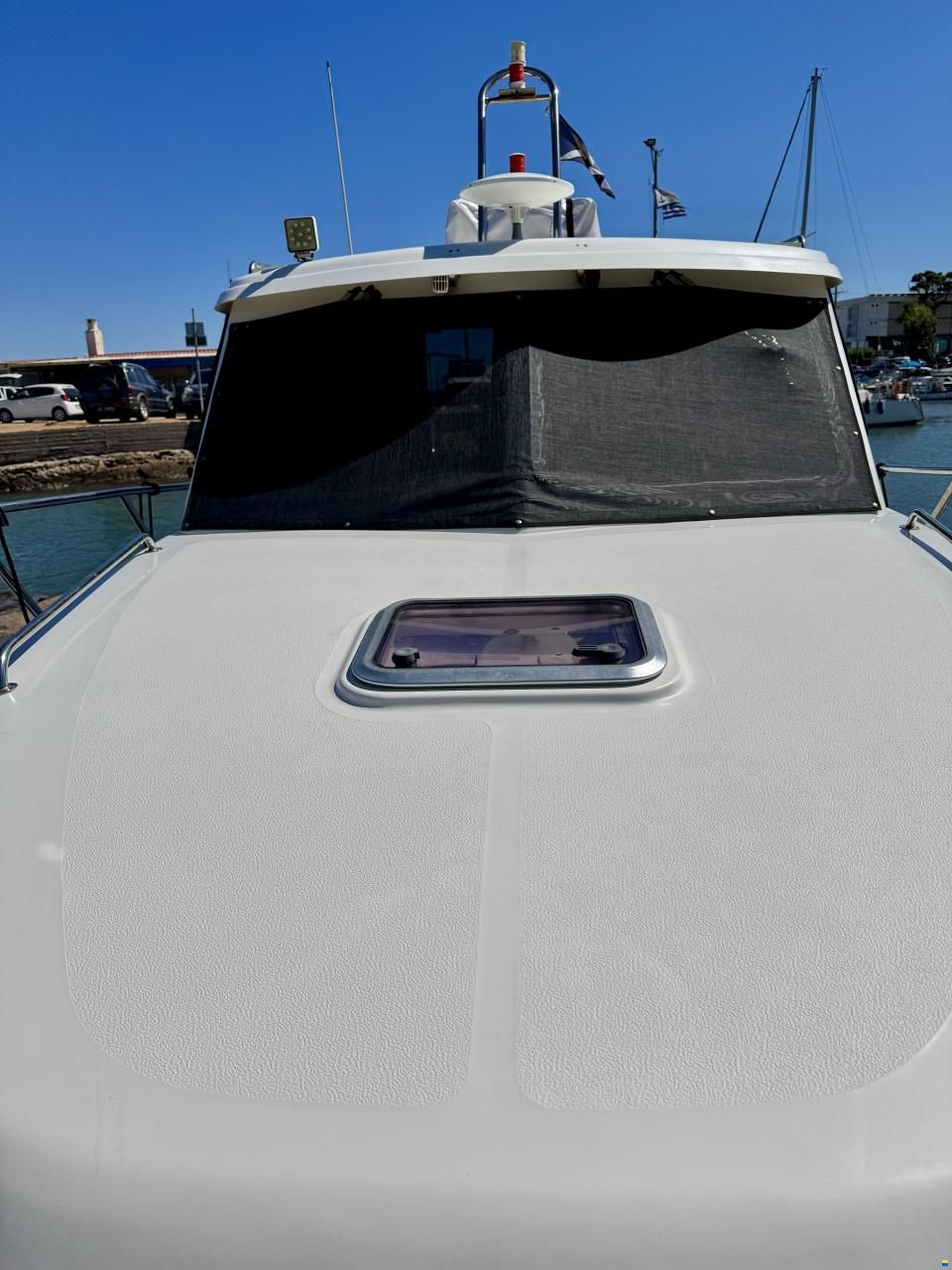 Saronic 880V Cruiser