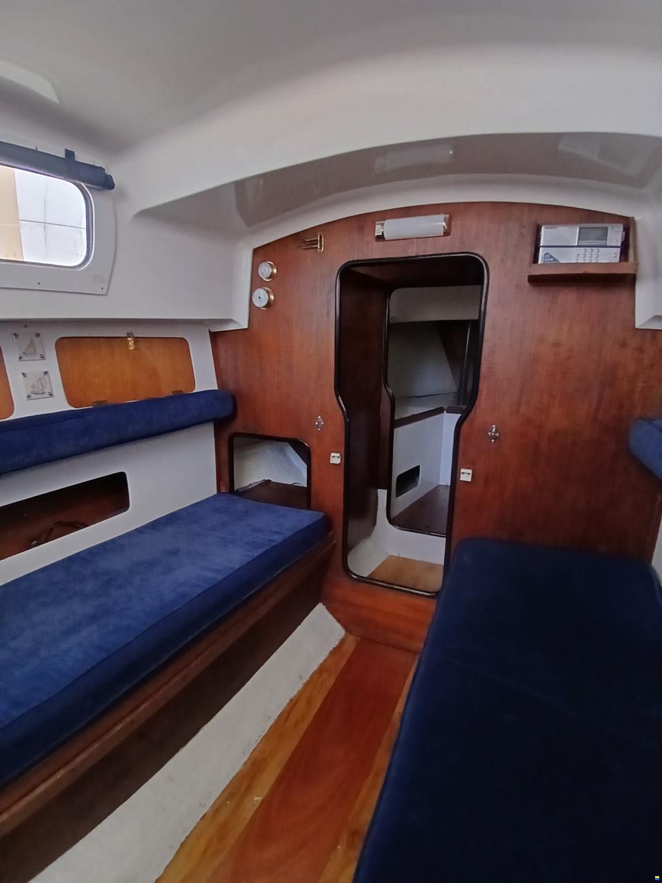 Halcyon 27