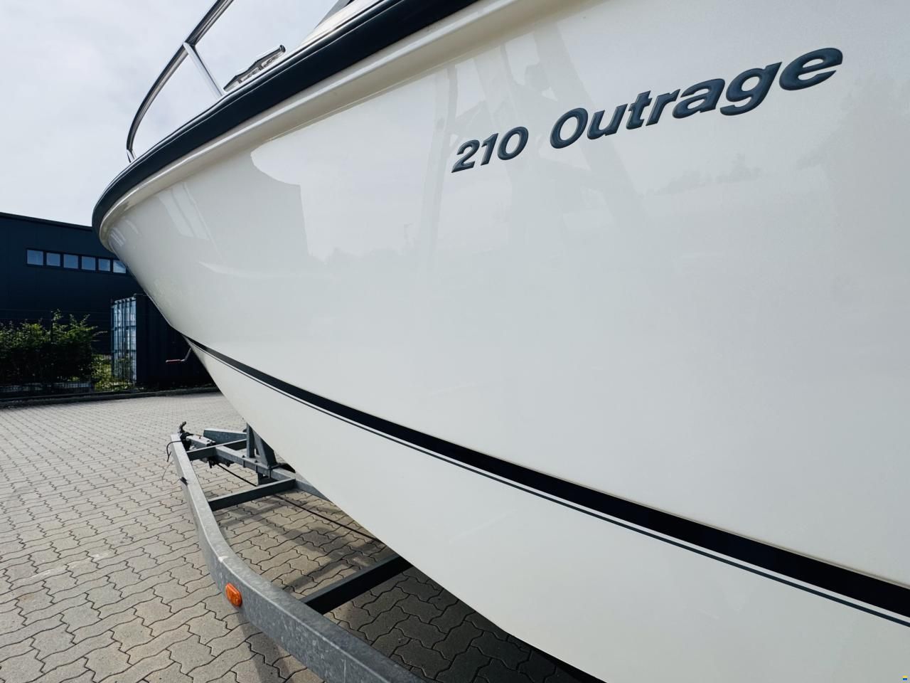 Boston Whaler 21 Outrage