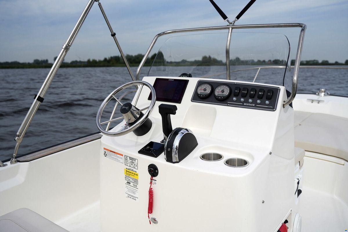 Boston Whaler 190 Montauk