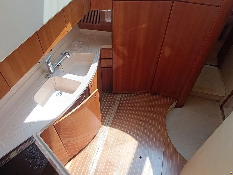 Azimut 46