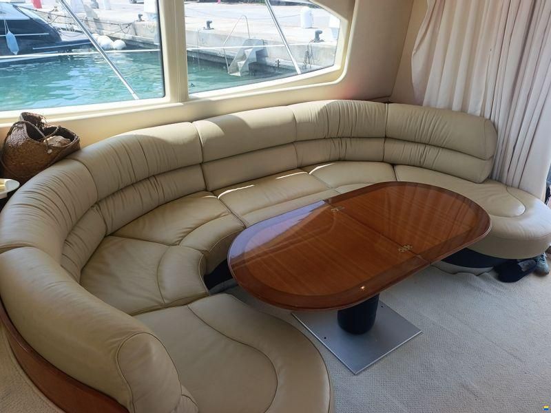 Azimut 46