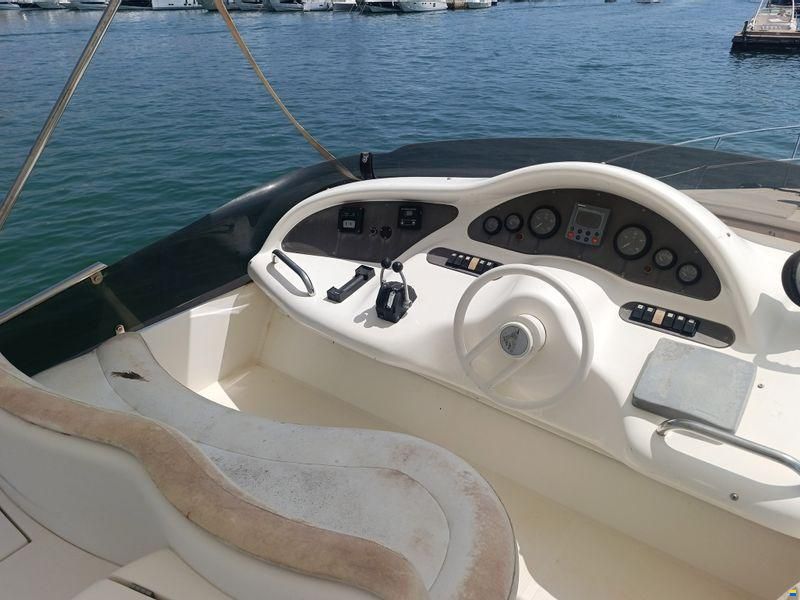Azimut 46