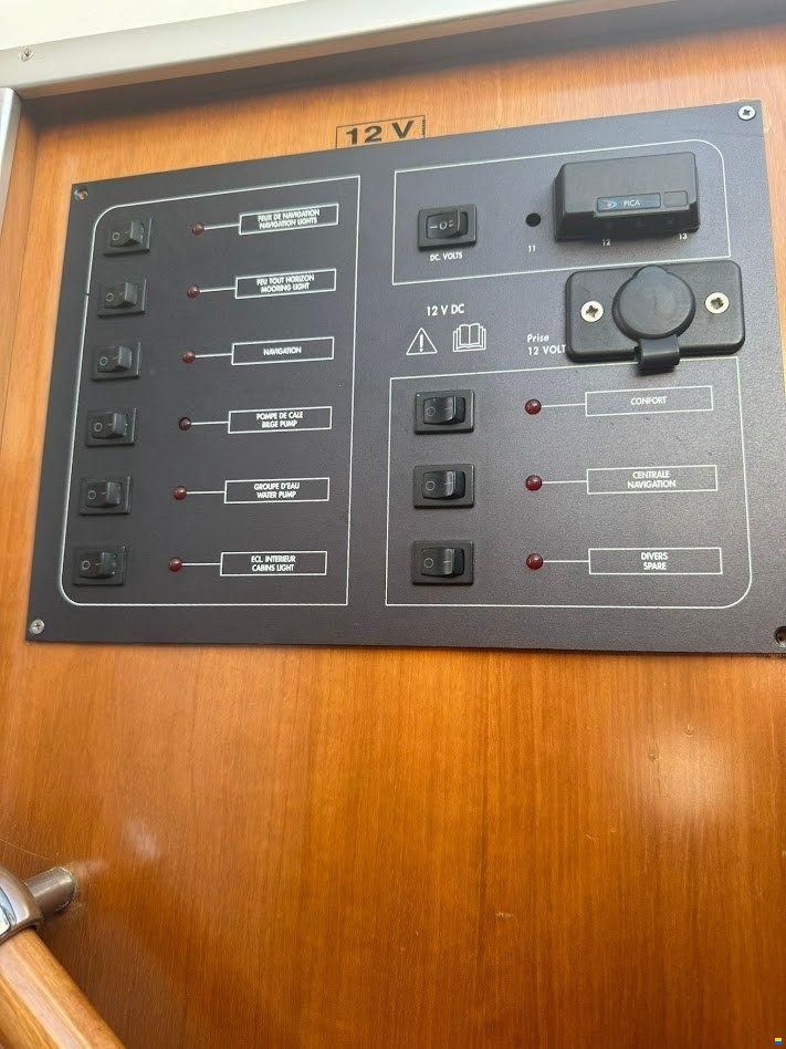 Beneteau Antares 9