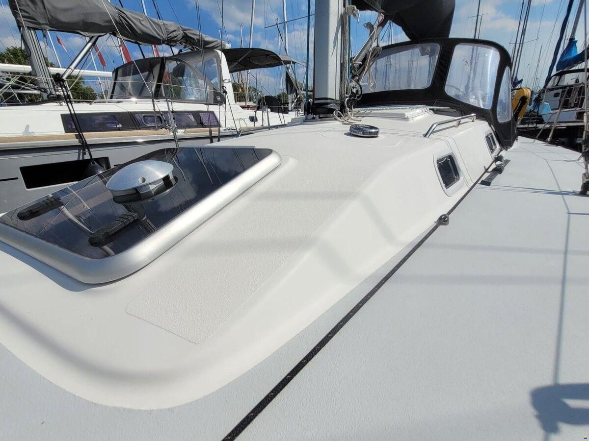 J Boats 105