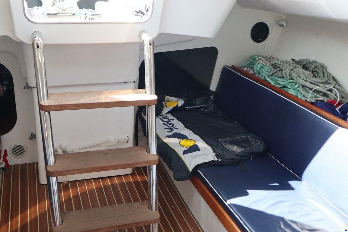 J Boats 105