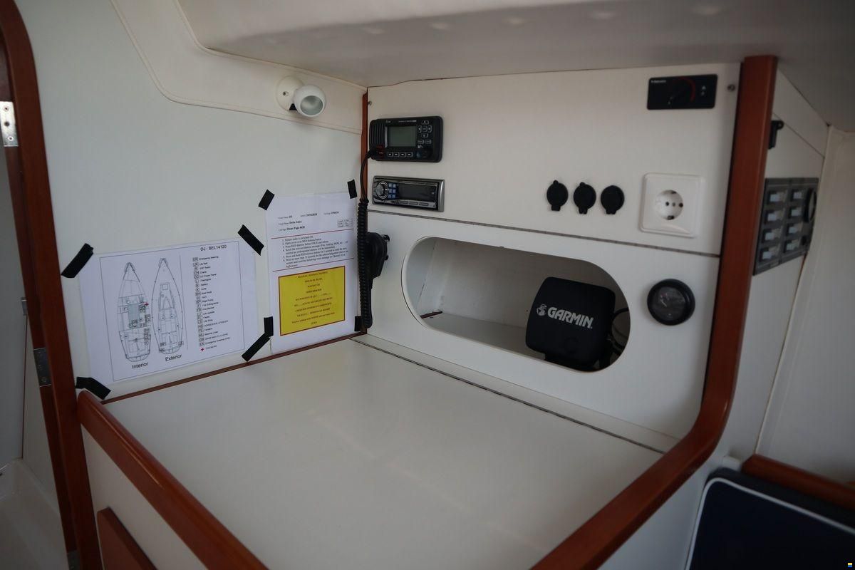 J Boats 105