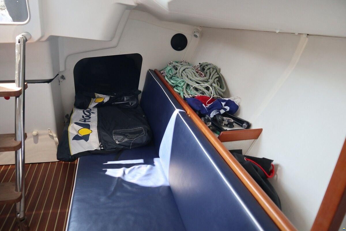 J Boats 105