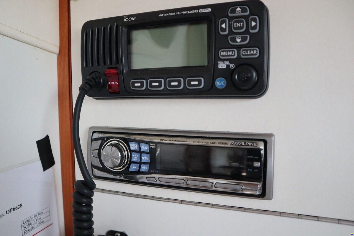 J Boats 105