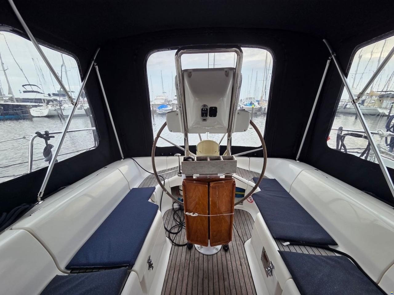 Dufour 38 Classic