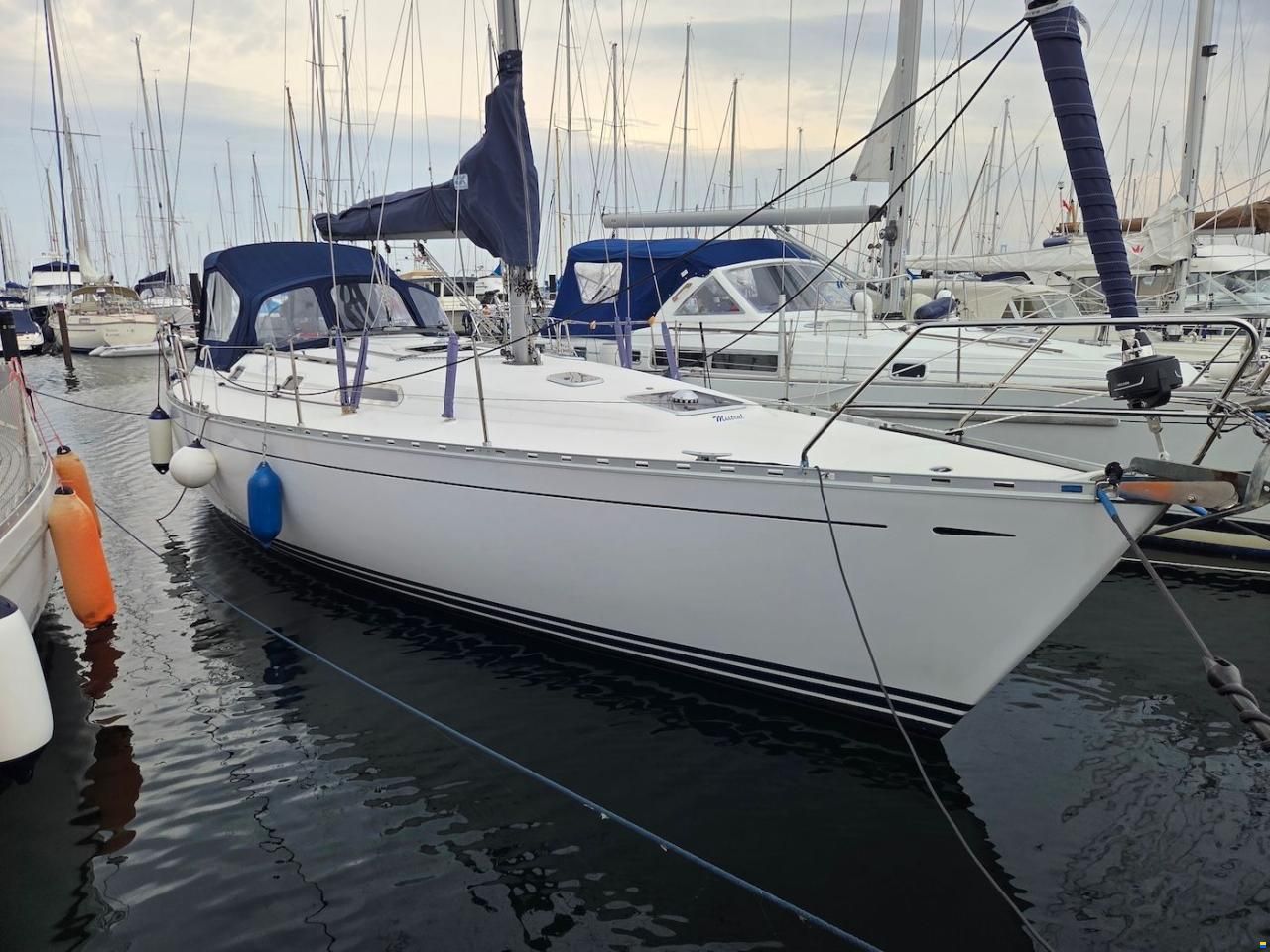 Dufour 38 Classic