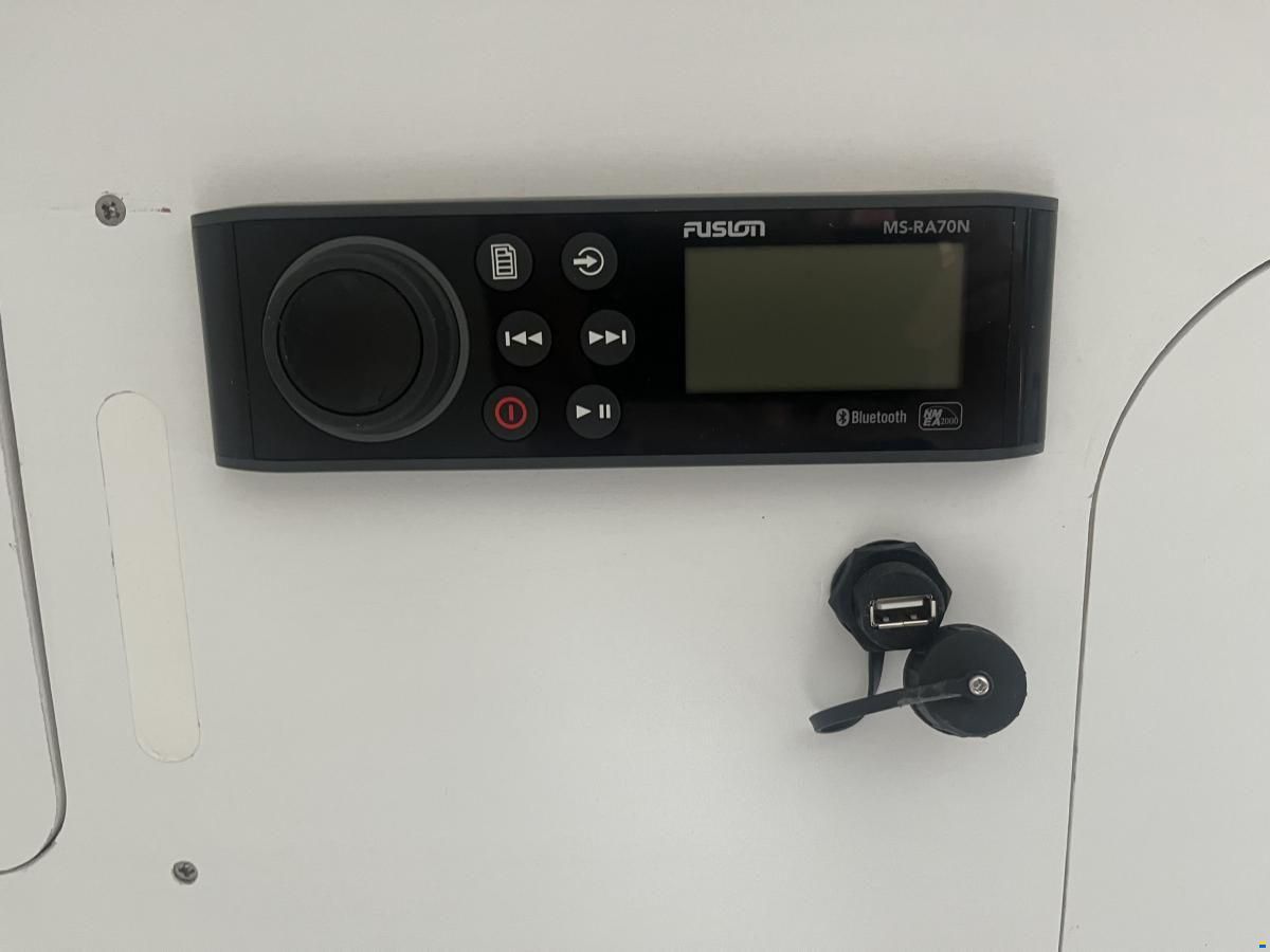 Jeanneau Cap Camarat 6.5 Center Console
