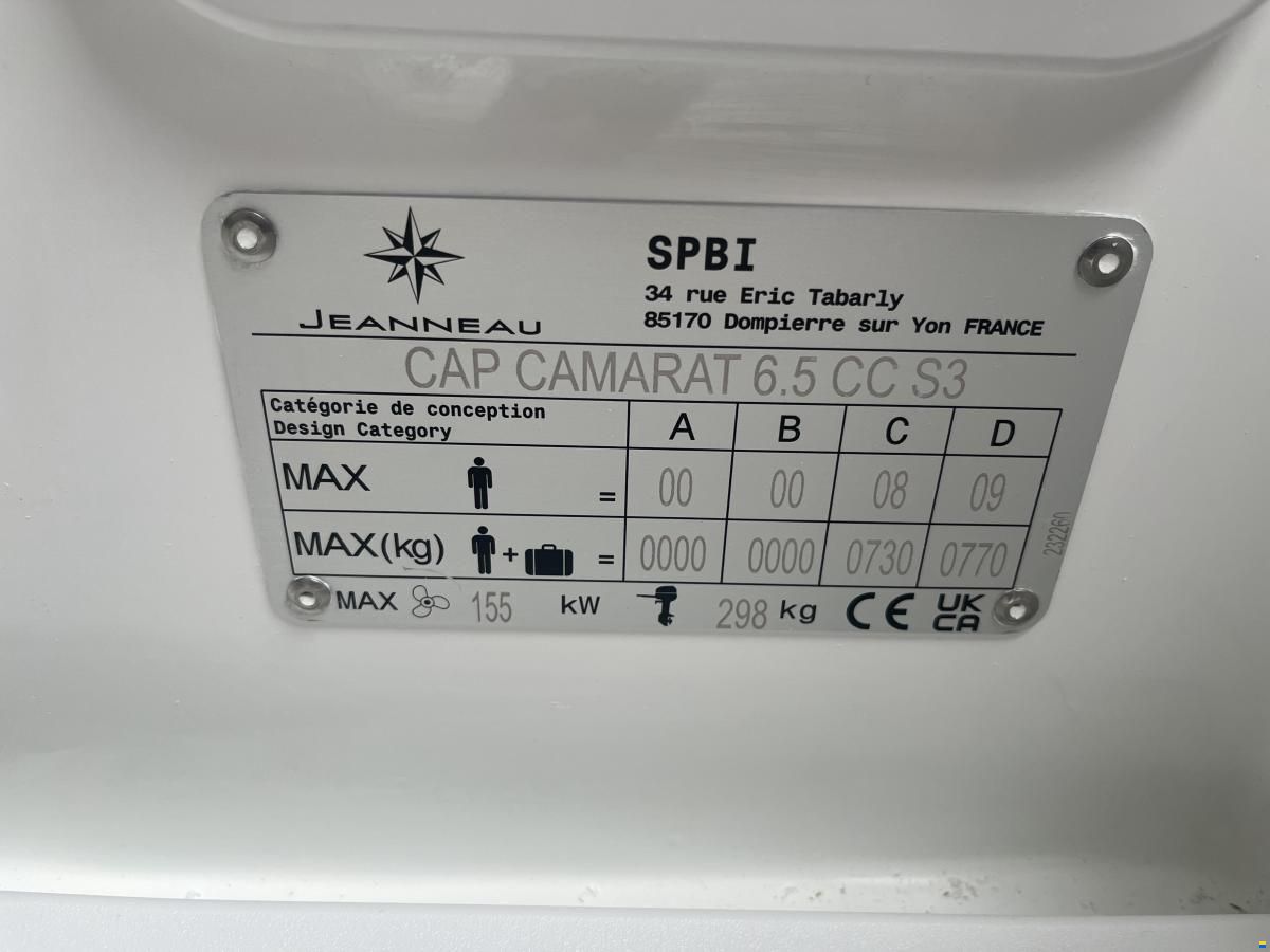 Jeanneau Cap Camarat 6.5 Center Console