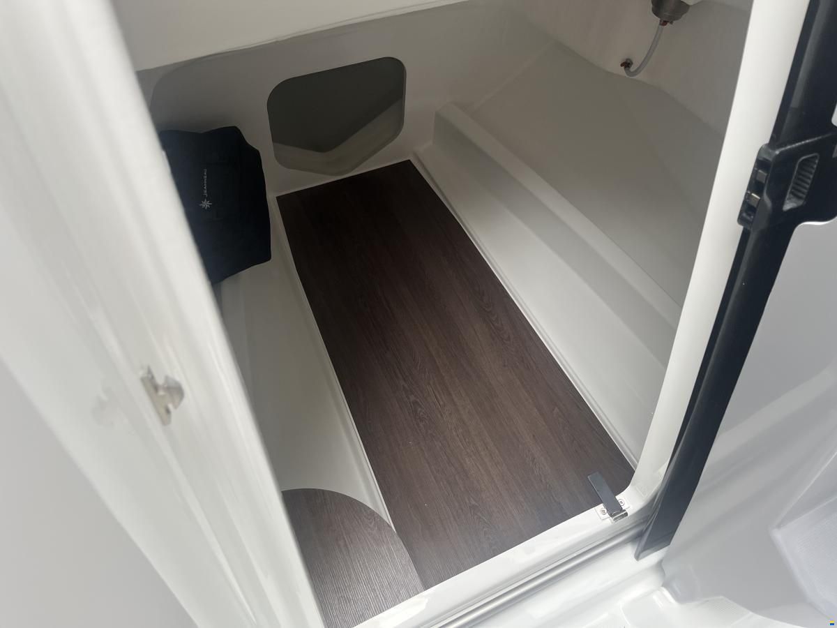 Jeanneau Cap Camarat 6.5 Center Console
