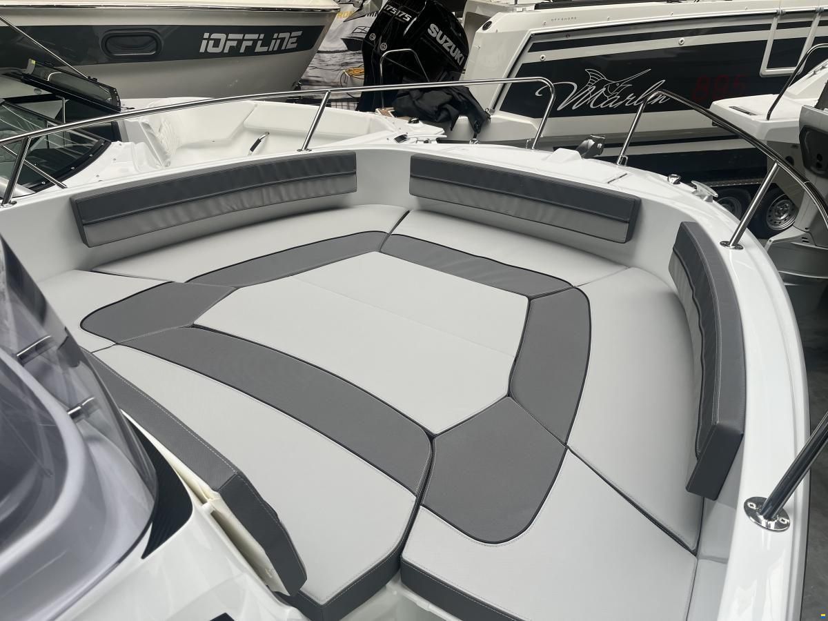Jeanneau Cap Camarat 6.5 Center Console