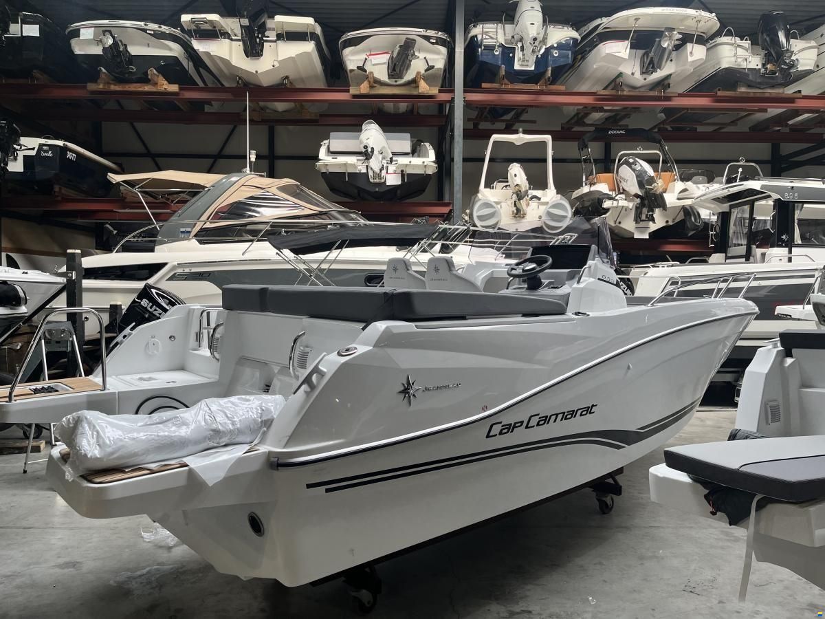 Jeanneau Cap Camarat 6.5 Center Console