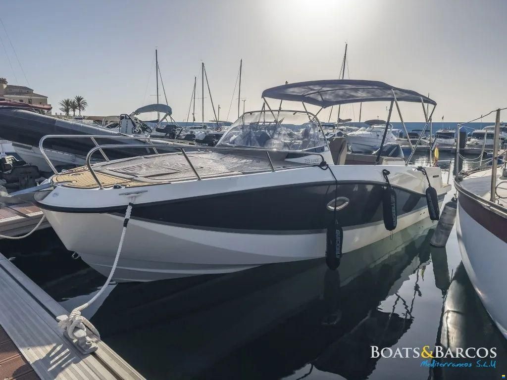 Quicksilver Activ 755 Sundeck