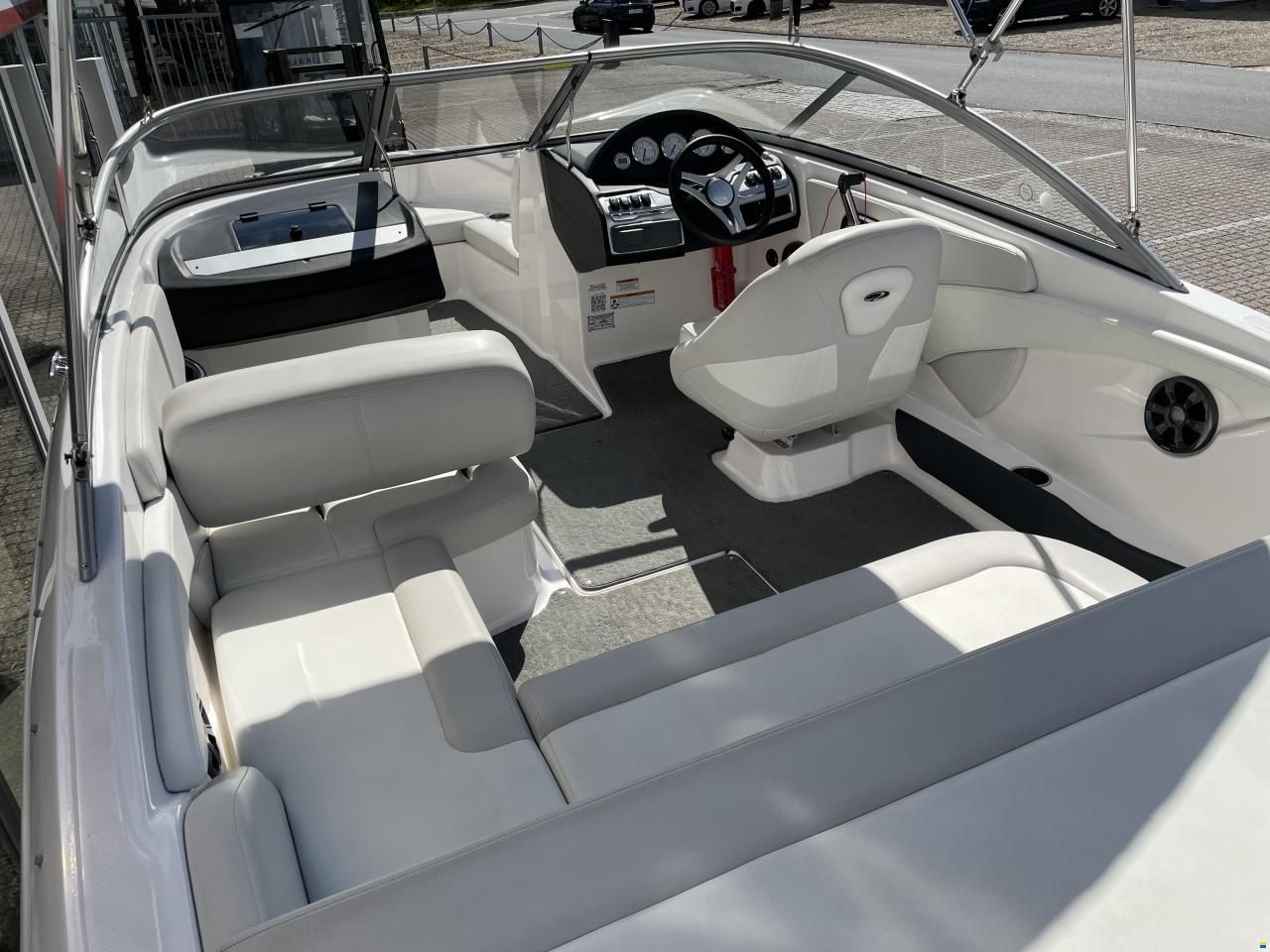 Regal 1900 ES med 200 hk Volvo Penta V6 og Bre