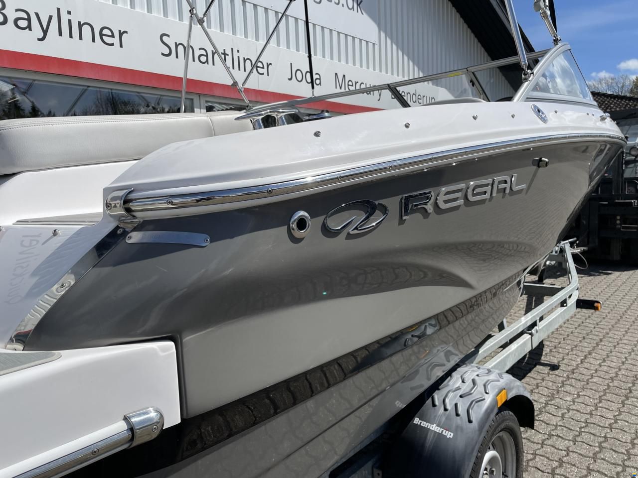 Regal 1900 ES med 200 hk Volvo Penta V6 og Bre