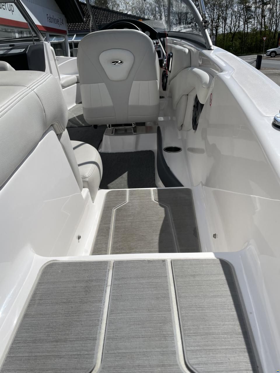 Regal 1900 ES med 200 hk Volvo Penta V6 og Bre