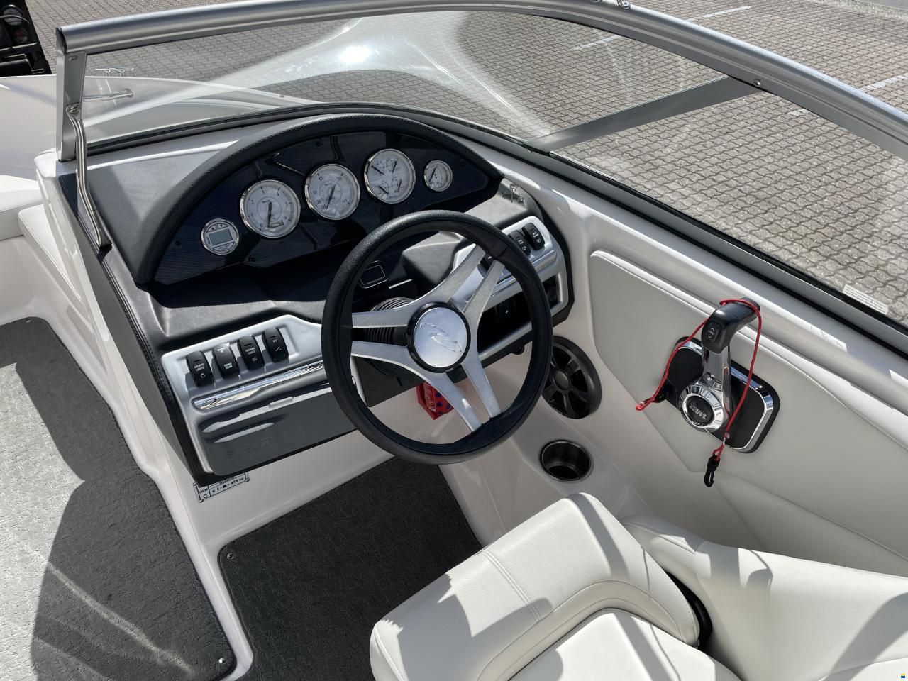 Regal 1900 ES med 200 hk Volvo Penta V6 og Bre